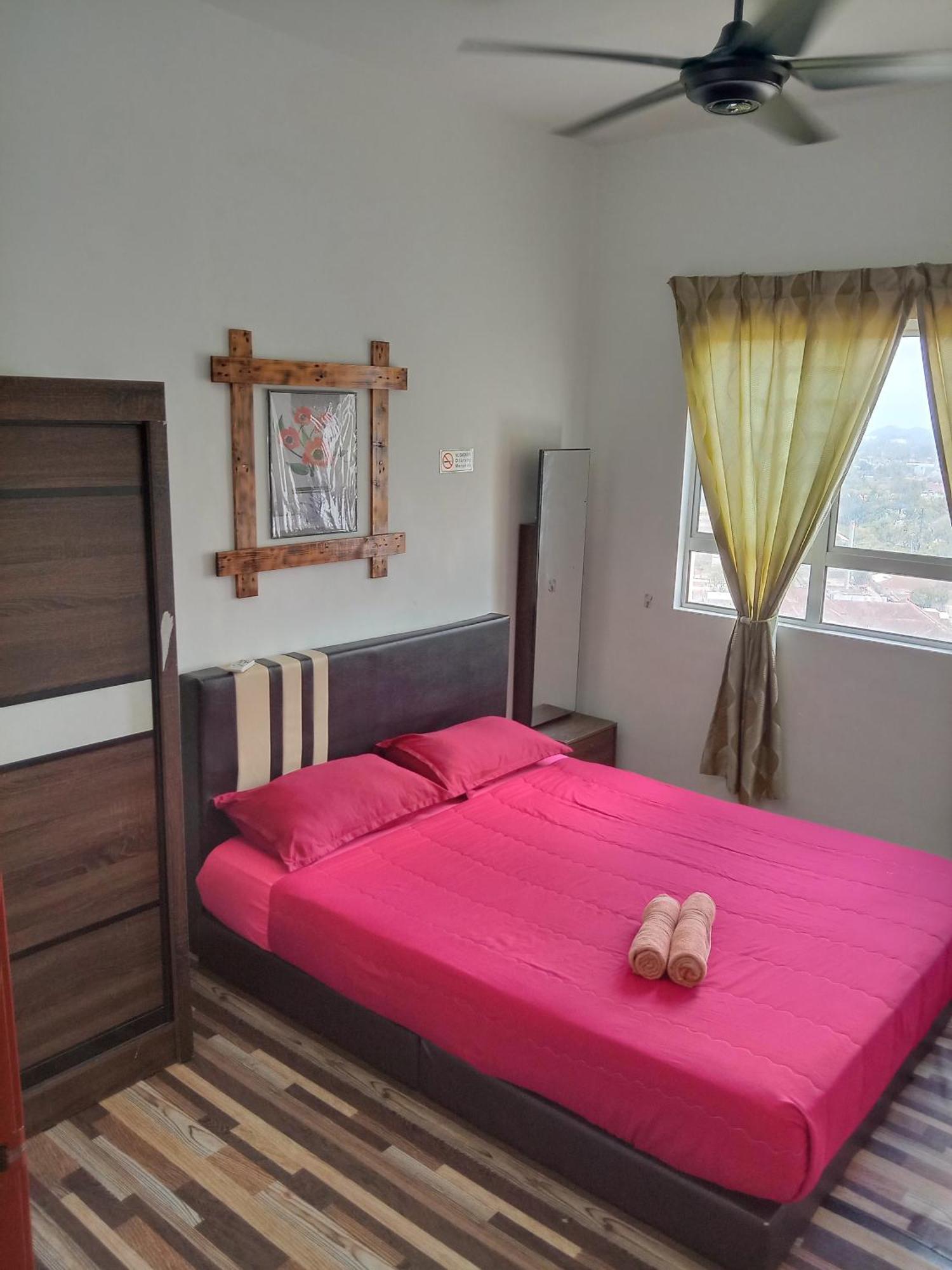 Homestay Kuala Terengganu Rose House Pantai Batu Buruk Exterior photo